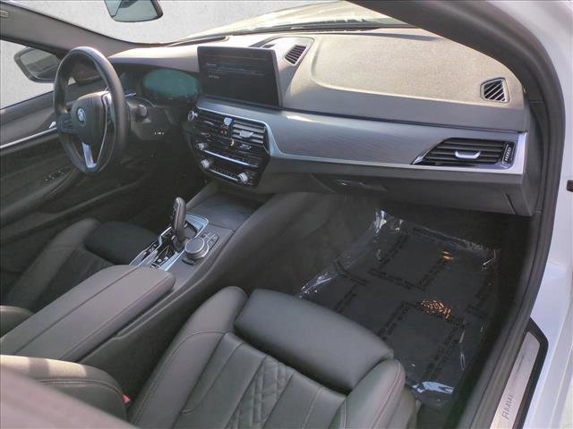 Used 2023 BMW 530e w/ Premium Package image 23