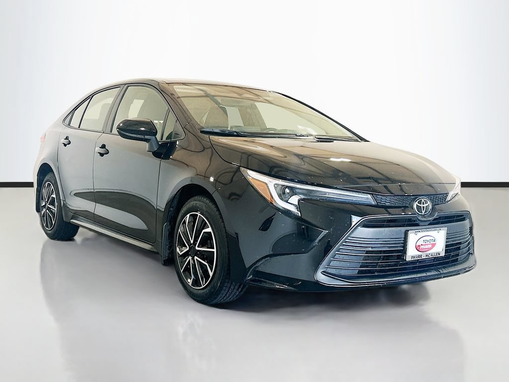 Used 2026 Toyota Corolla LE FWD image 3