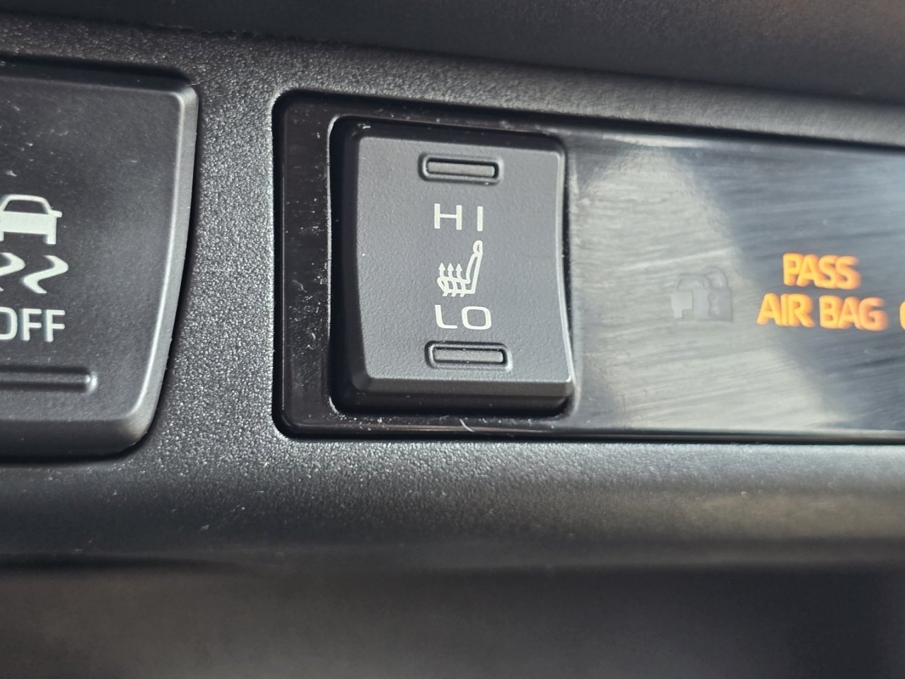 Certified 2023 Toyota RAV4 XLE w/ XLE Grade Weather Package AWD/4WD image 7