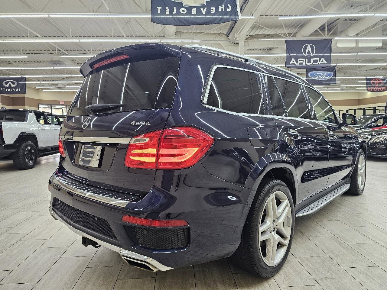 Used 2014 Mercedes-Benz GL 550 4MATIC image 6