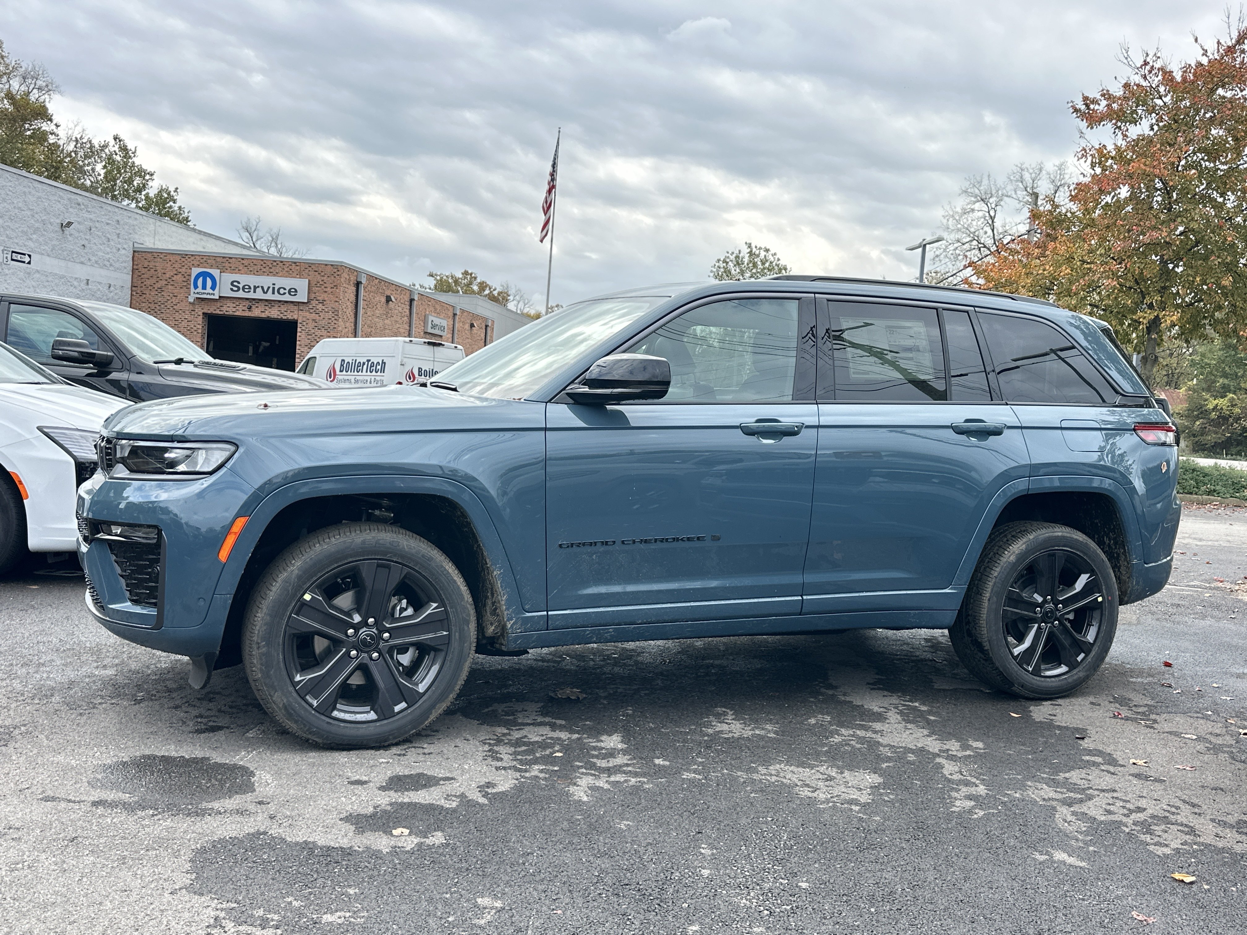 New 2027 Jeep Grand Cherokee Limited AWD/4WD image 25