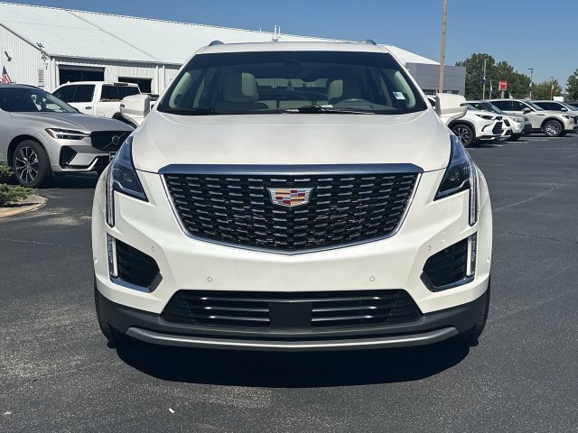 Used 2022 Cadillac XT5 Premium Luxury w/ Technology Package FWD image 3