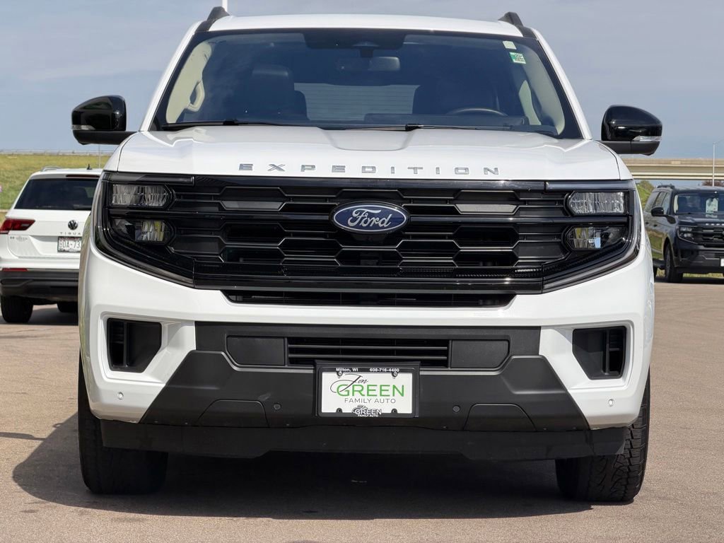 Used 2025 Ford Expedition Active AWD/4WD image 6