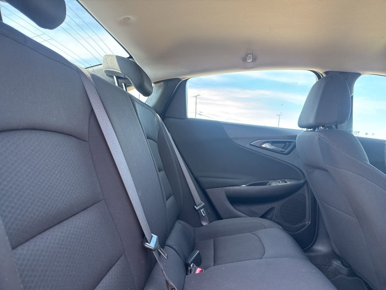 Used 2025 Chevrolet Malibu LS image 34