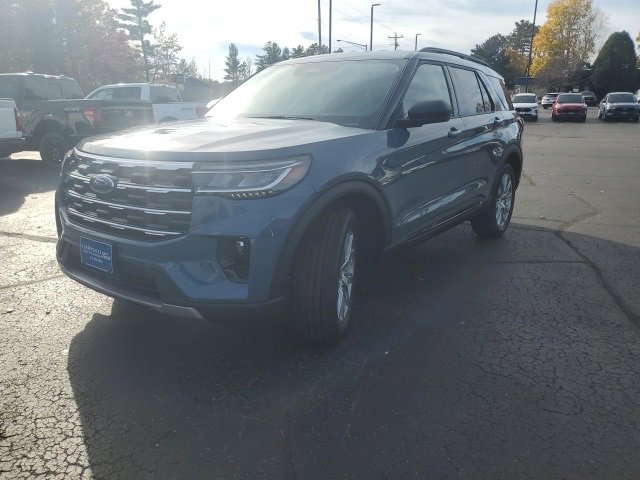 New 2026 Ford Explorer Active image 3