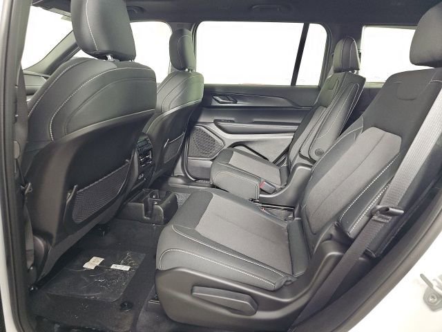 New 2025 Jeep Grand Cherokee L Laredo w/ Luxury Tech Group I image 16