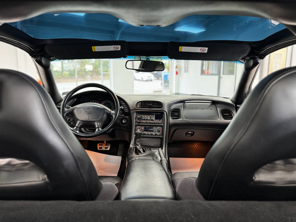 Used 2001 Chevrolet Corvette Coupe w/ Preferred Equipment Group1 image 30