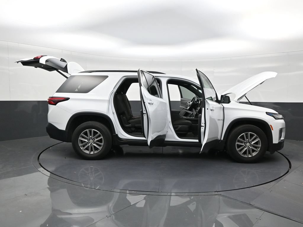 Used 2023 Chevrolet Traverse LT FWD image 29
