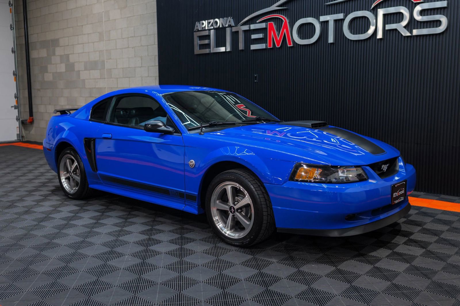 Used 2004 Ford Mustang Mach 1 RWD image 9