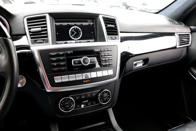 Used 2013 Mercedes-Benz GL 550 4MATIC image 16