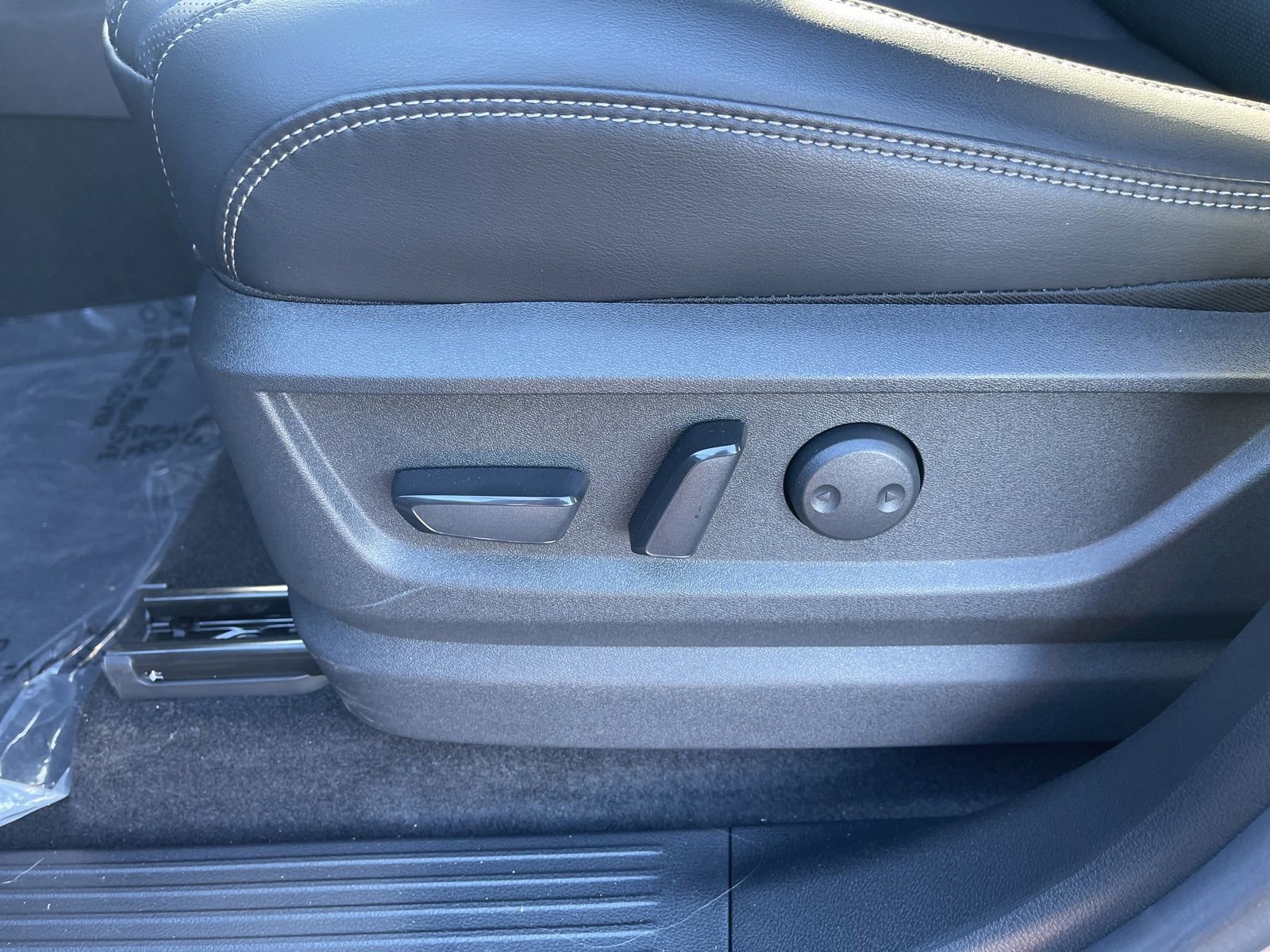 New 2025 Nissan Armada PRO-4X image 22