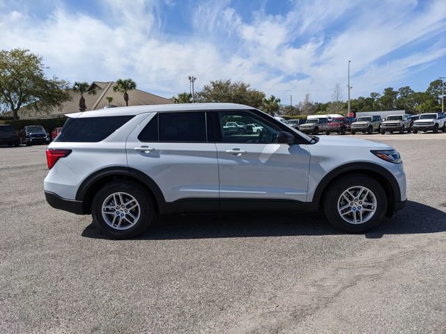 New 2026 Ford Explorer Active RWD image 3