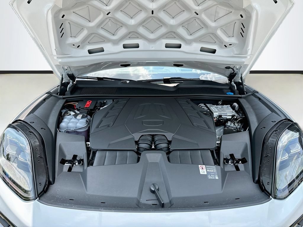 New 2026 Porsche Cayenne S AWD/4WD image 32