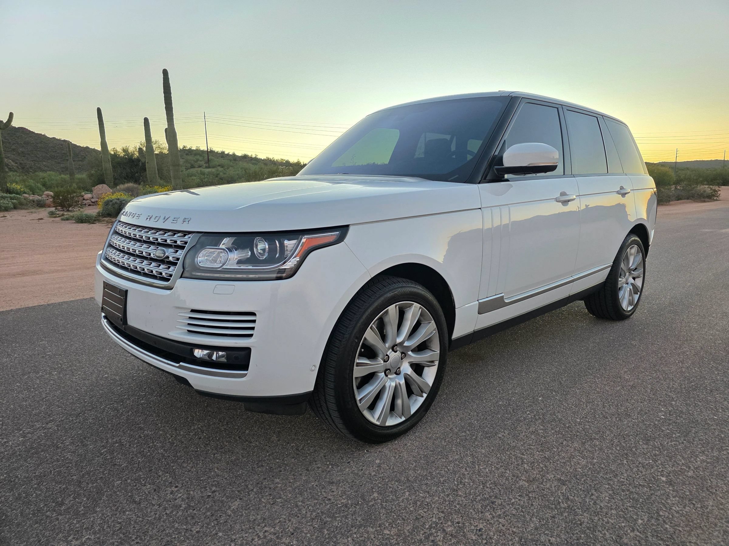 Used 2016 Land Rover Range Rover Supercharged AWD/4WD image 1