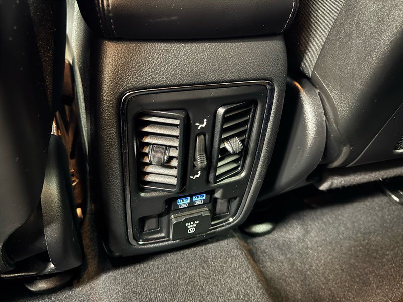 Used 2019 Jeep Grand Cherokee Limited AWD/4WD image 23