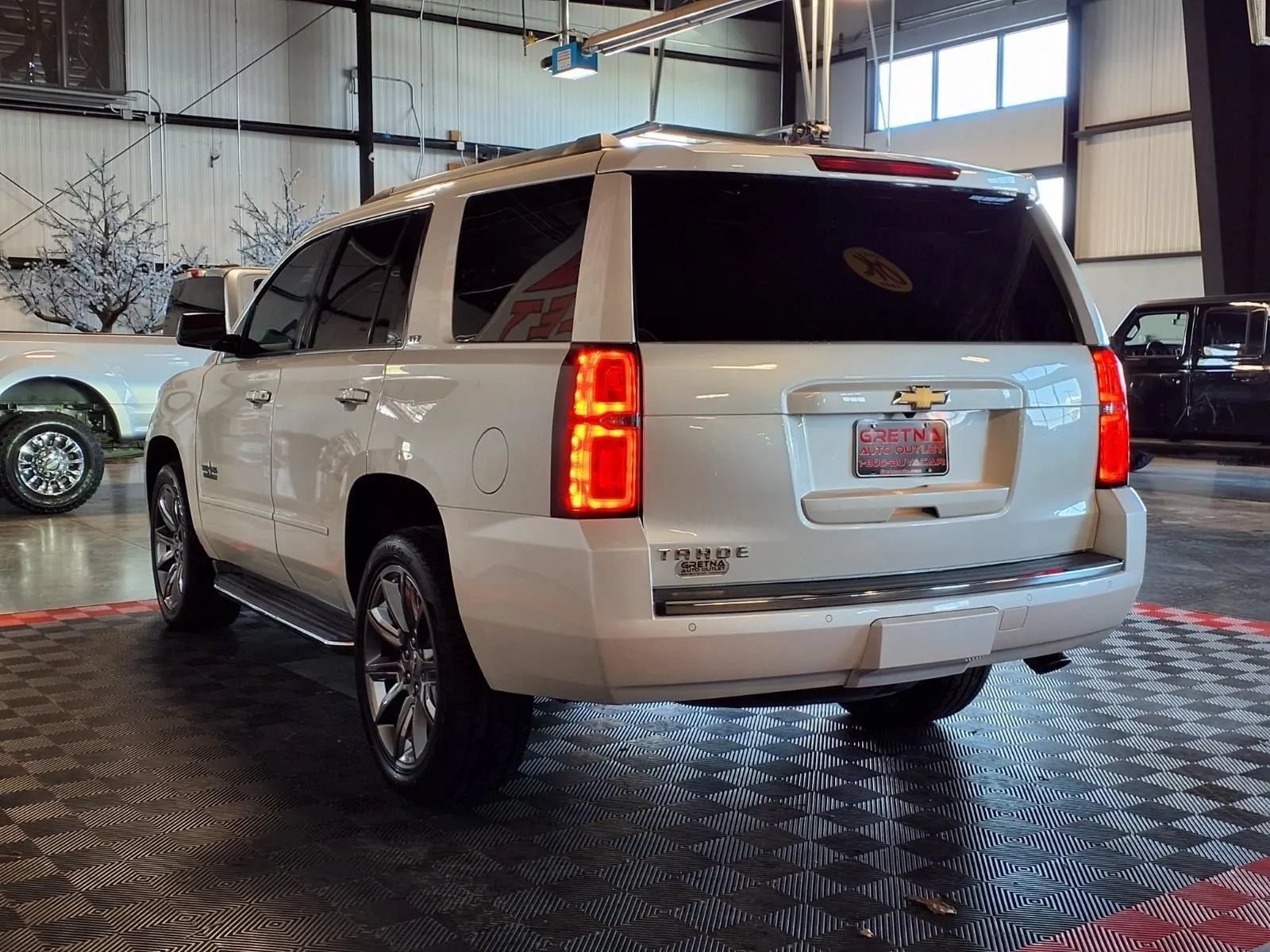 Used 2015 Chevrolet Tahoe LTZ w/ Texas Edition AWD/4WD image 4