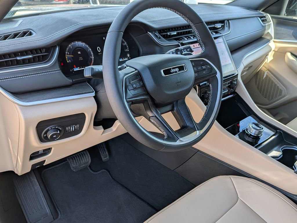 New 2025 Jeep Grand Cherokee L Limited image 18