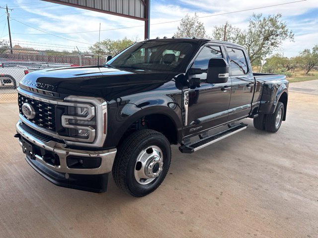 Used 2025 Ford F350 Lariat AWD/4WD image 3