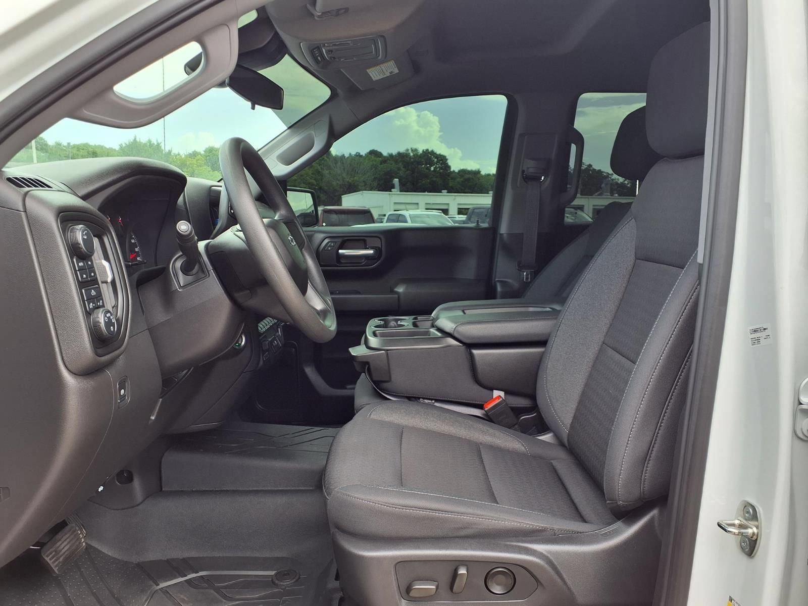 Used 2024 Chevrolet Silverado 1500 Custom Trail Boss w/ LPO, Dark Essentials Package AWD/4WD image 17