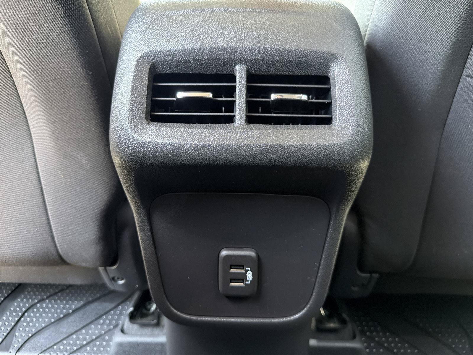 Used 2023 Chevrolet Equinox LT FWD image 36