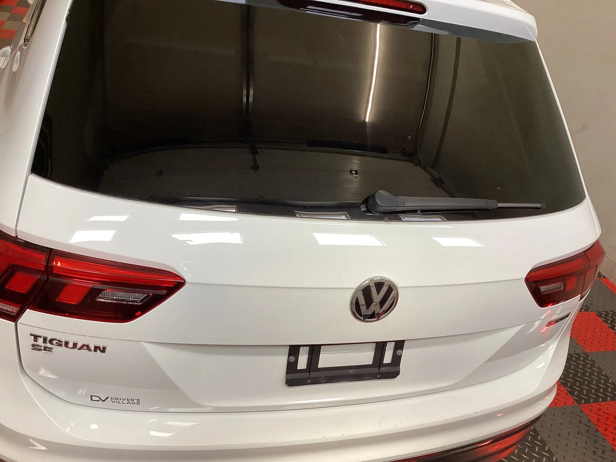 Used 2021 Volkswagen Tiguan SE w/ Panoramic Sunroof Package AWD/4WD image 26