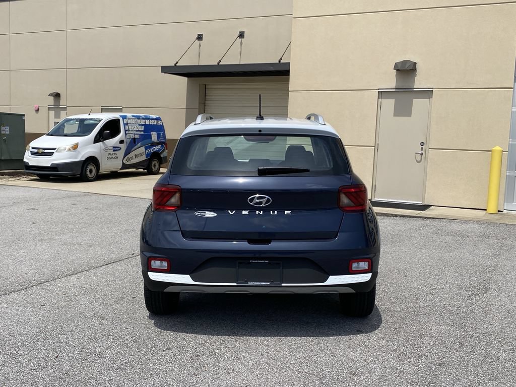 New 2026 Hyundai Venue SEL FWD image 7