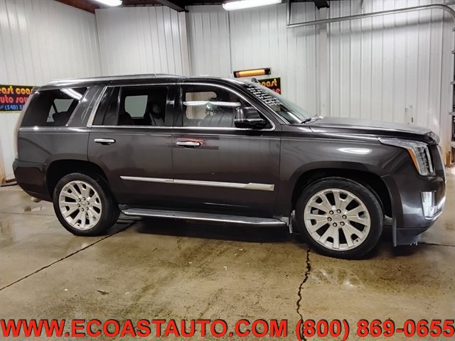 Used 2015 Cadillac Escalade Luxury AWD/4WD image 2