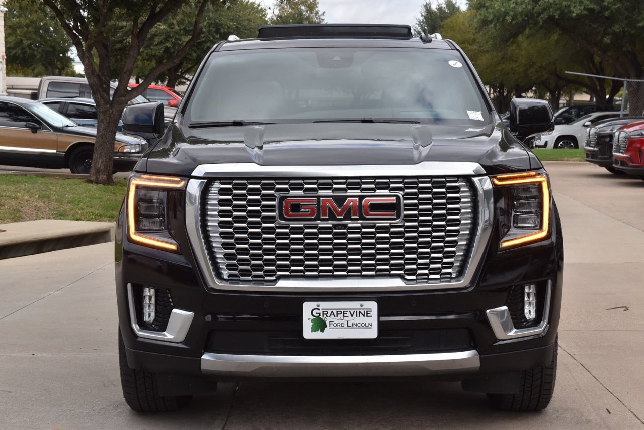 Used 2024 GMC Yukon Denali w/ LPO, Floor Liner Package AWD/4WD image 3