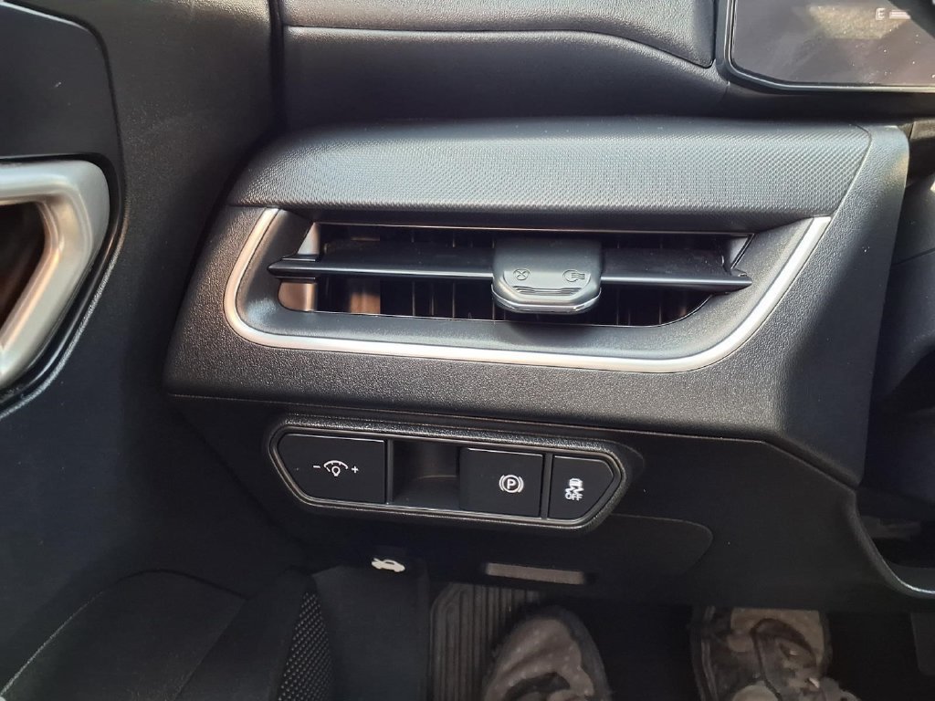 Used 2025 Kia K4 FWD image 18