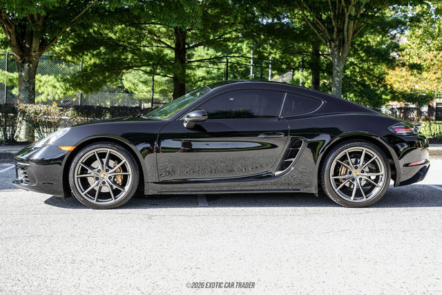 Used 2017 Porsche 718 Cayman RWD image 3