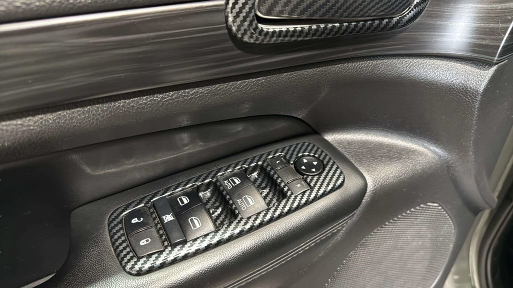 Used 2021 Jeep Grand Cherokee Altitude AWD/4WD image 19