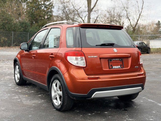 Used 2009 Suzuki SX4 AWD Hatchback w/ Touring Pkg image 4