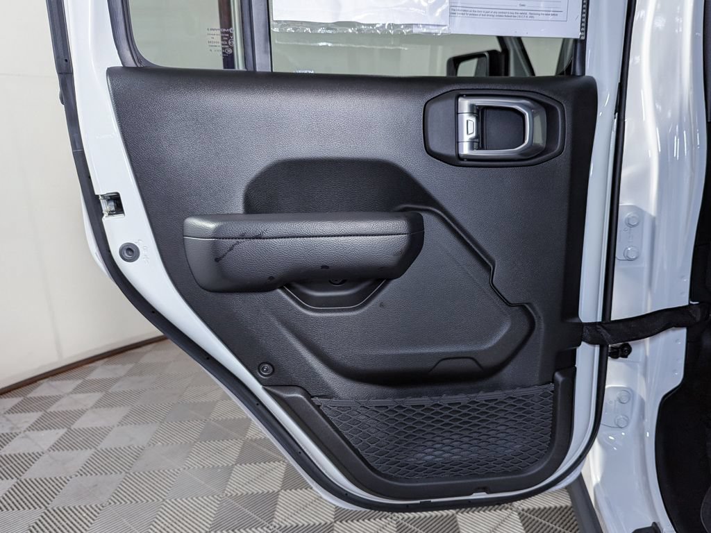 Used 2024 Jeep Gladiator Sport AWD/4WD image 41