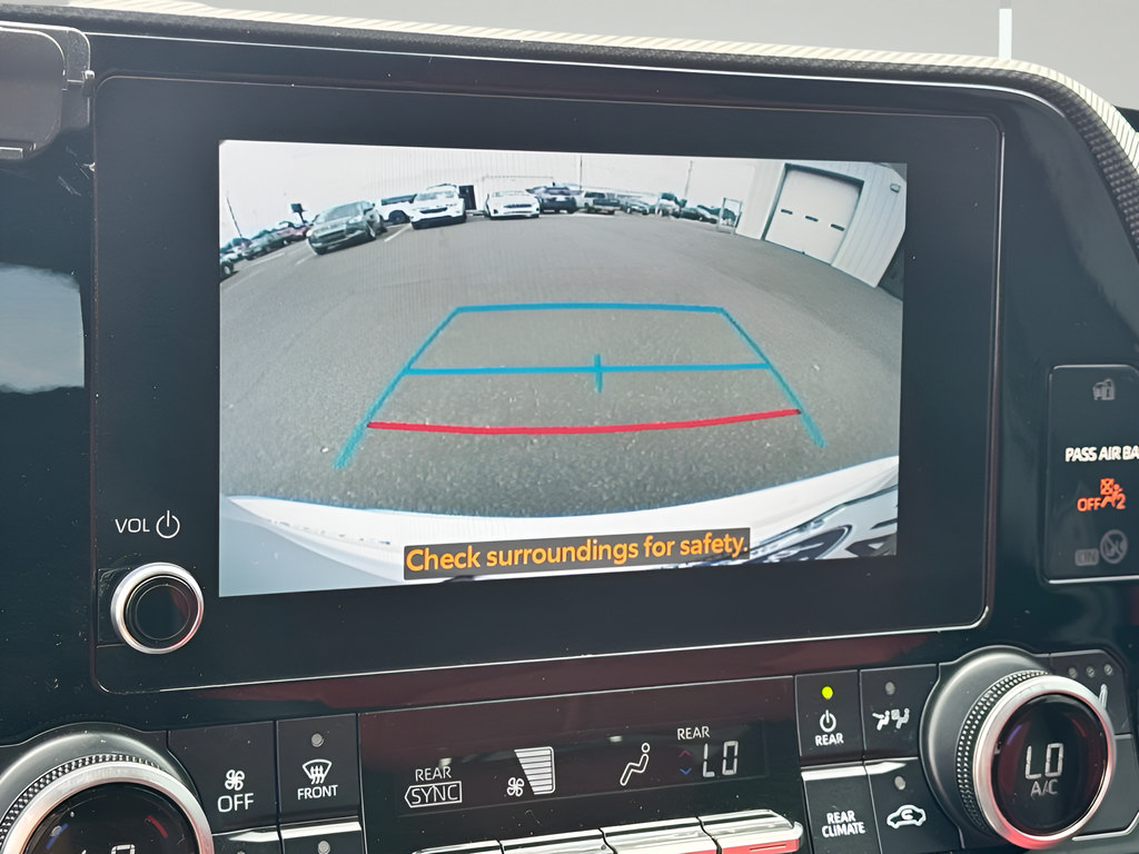 Used 2023 Toyota Highlander XSE FWD image 16