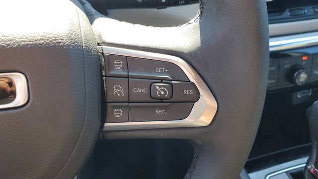 Used 2023 Jeep Compass Limited w/ Elite Group AWD/4WD image 11
