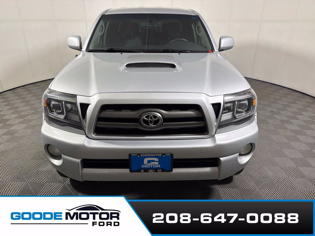 Used 2010 Toyota Tacoma PreRunner RWD image 3