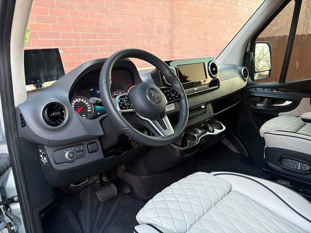 Used 2024 Mercedes-Benz Sprinter 3500 image 8