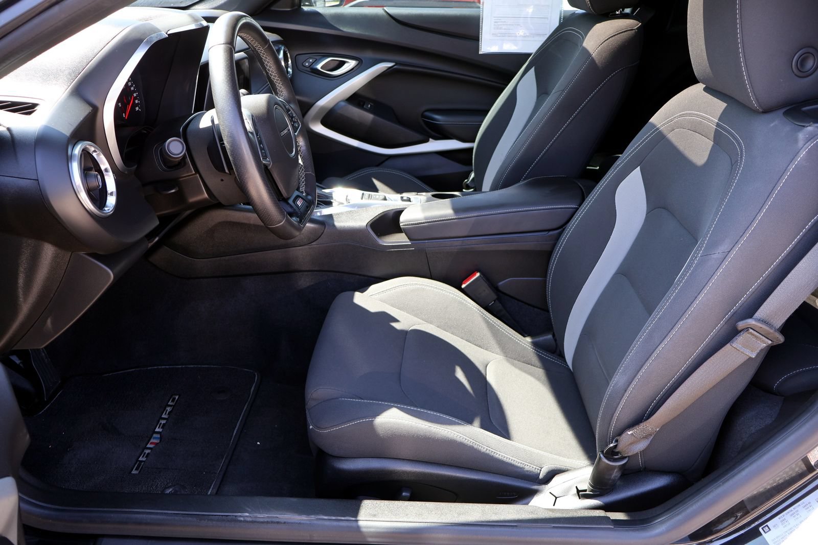 Used 2018 Chevrolet Camaro SS RWD image 15