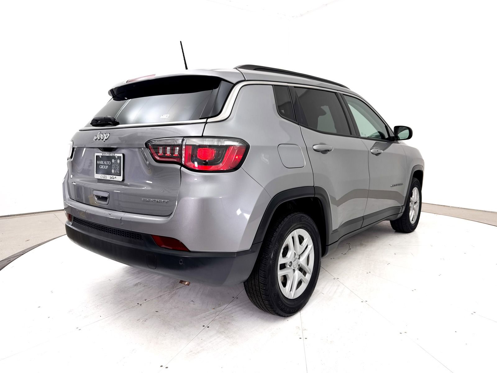 Used 2019 Jeep Compass Sport w/ Tech Group FWD image 16