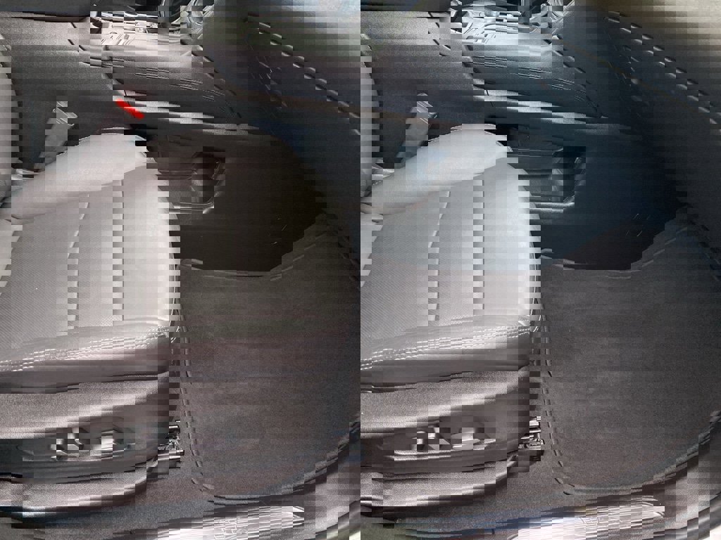 Used 2025 Cadillac XT5 Premium Luxury image 25