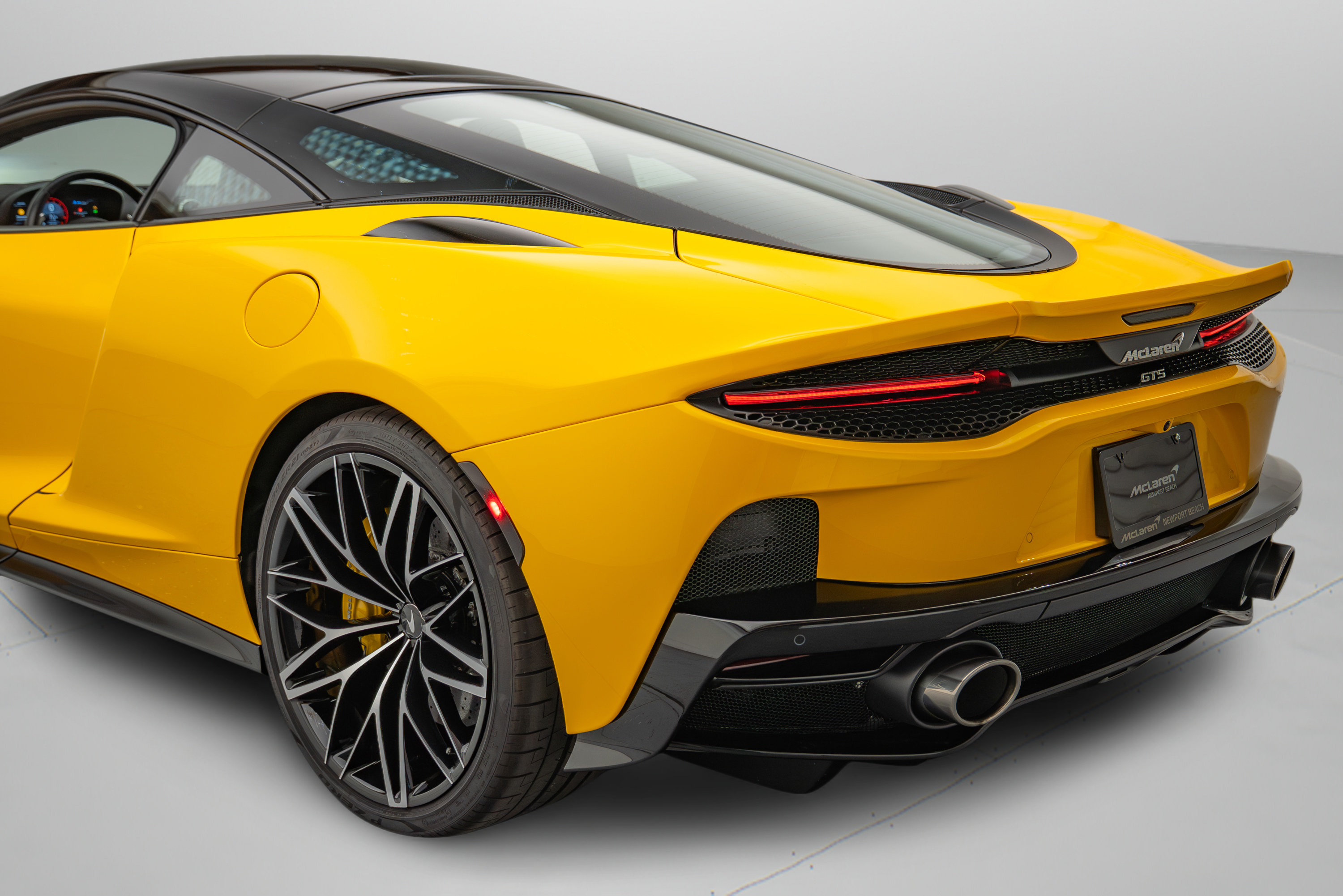Used 2025 McLaren GTS RWD image 24