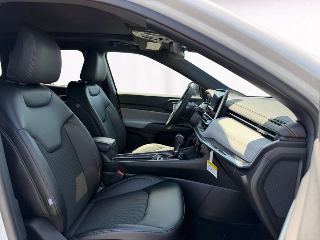 New 2026 Jeep Compass Latitude AWD/4WD image 15