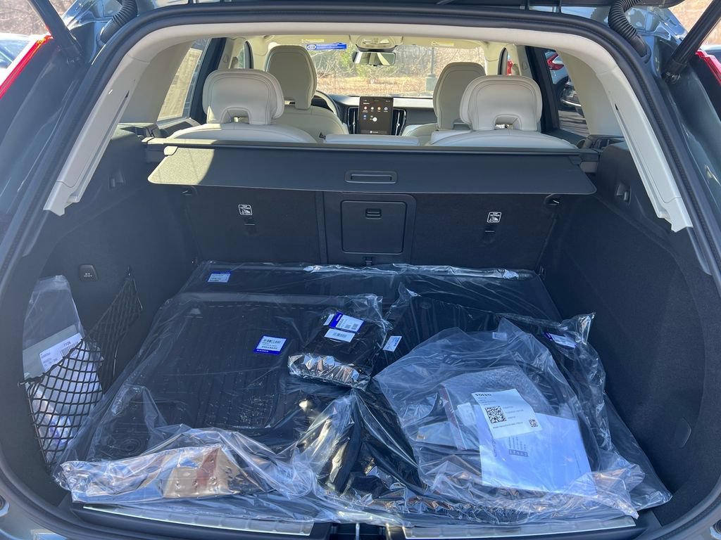 New 2026 Volvo XC60 T8 Ultra w/ Protection Package Premier AWD/4WD image 27