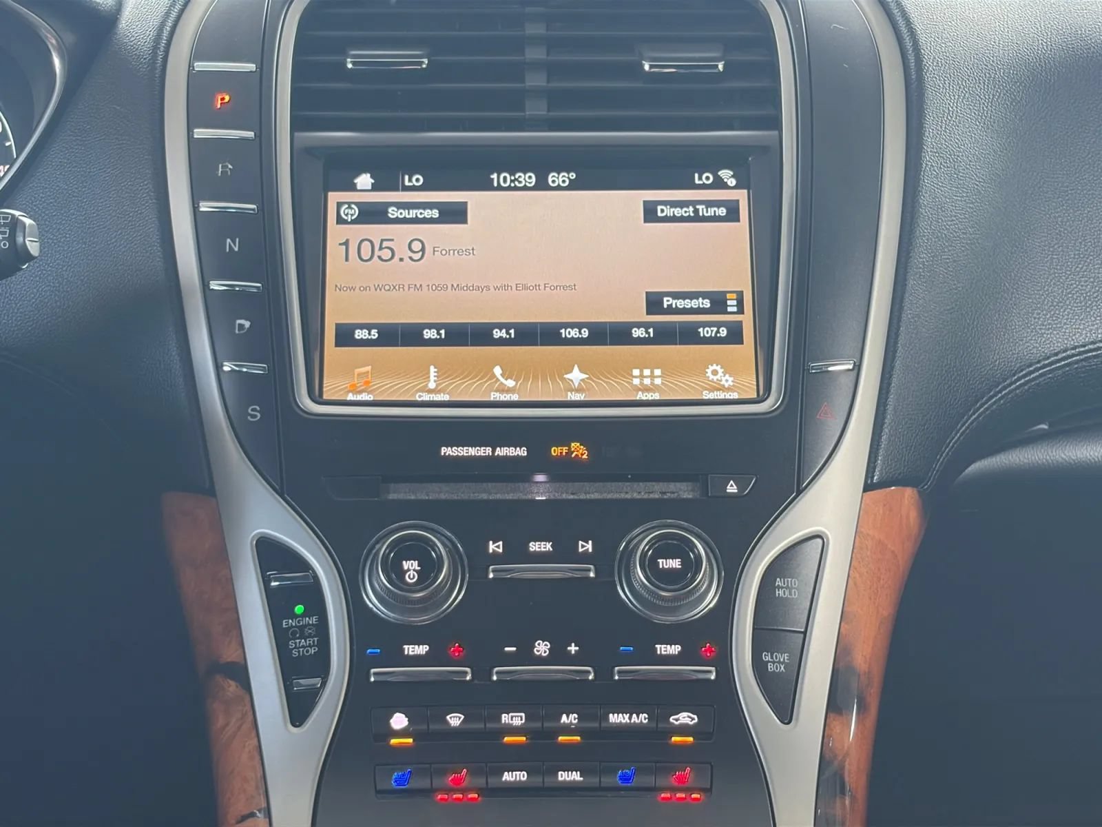 Used 2018 Lincoln MKX Reserve AWD/4WD image 23