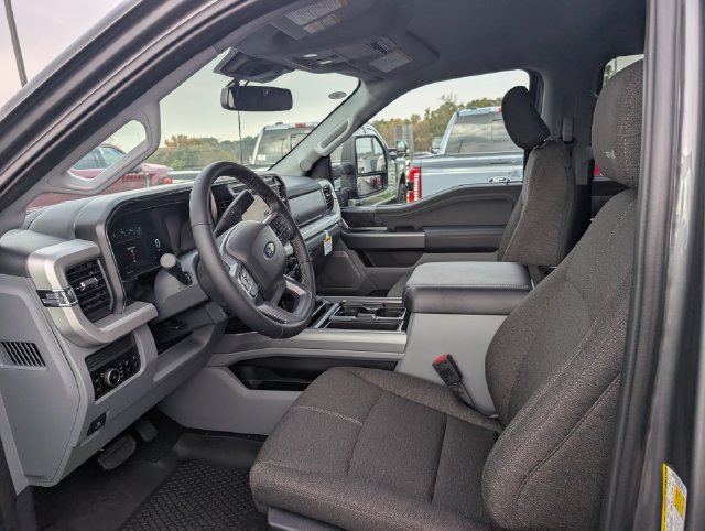 New 2027 Ford F350 XLT w/ XLT Premium Package AWD/4WD image 17