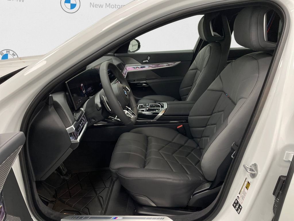 New 2026 BMW 760i xDrive w/ Premium Package image 7