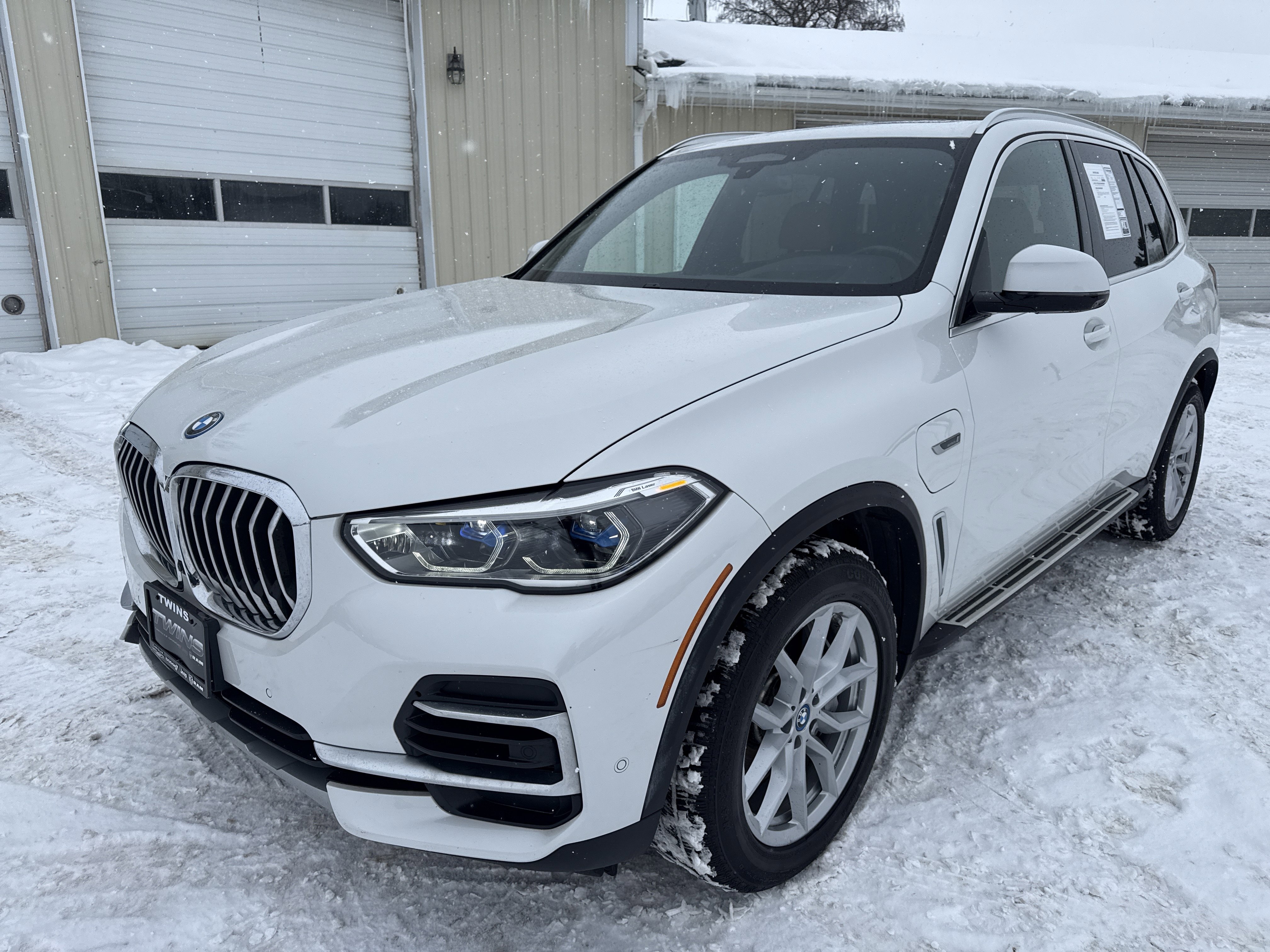 Used 2023 BMW X5 xDrive45e w/ Executive Package image 12