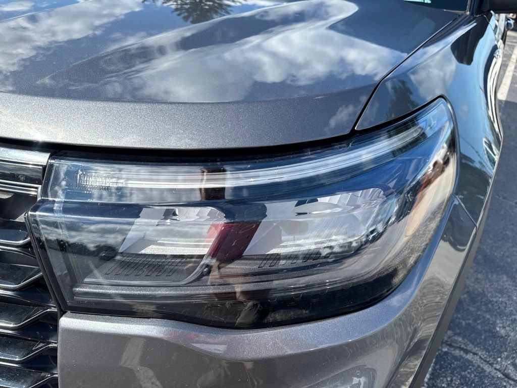 Certified 2025 Ford Explorer ST-Line w/ ST-Line Street Pack AWD/4WD image 53