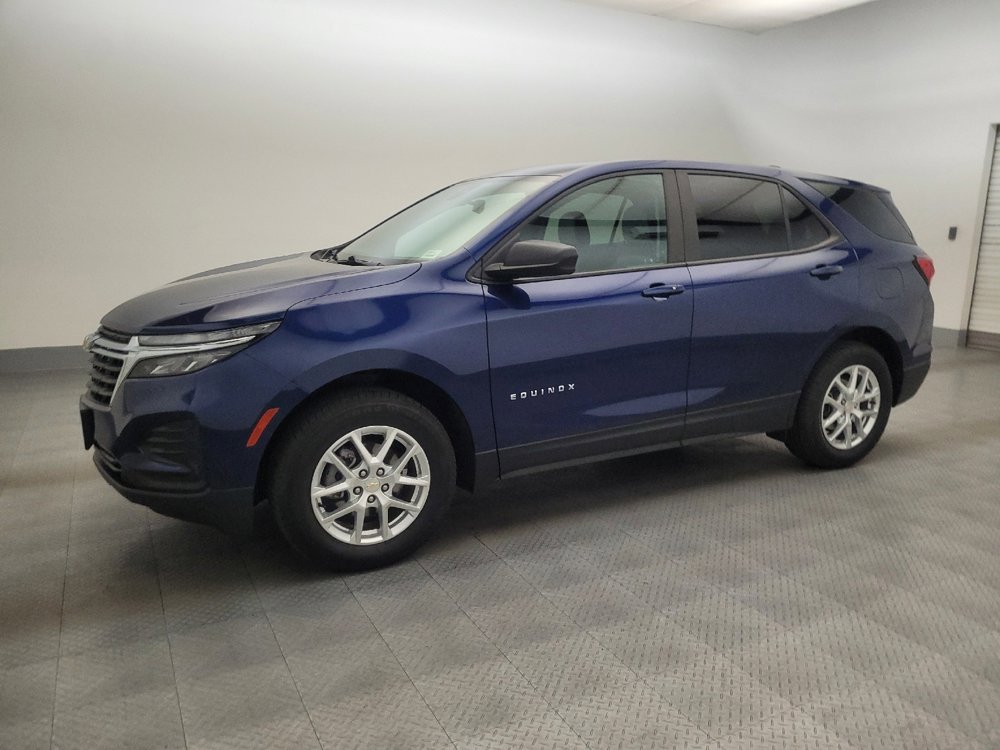 Used 2022 Chevrolet Equinox LS w/ LS Convenience Package AWD/4WD image 2