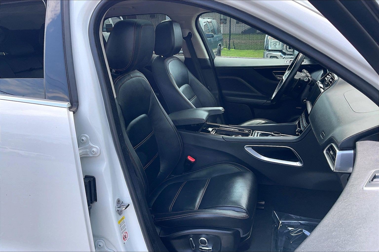 Used 2020 Jaguar F-PACE Prestige AWD/4WD image 9